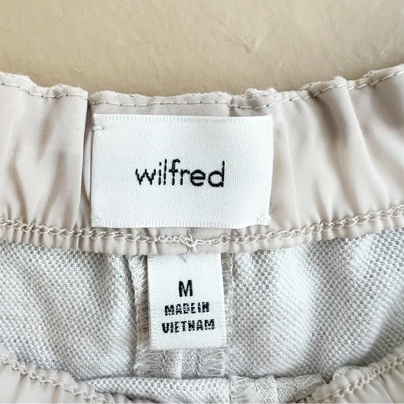 New Aritzia WILFRED Omnia Linen Shorts in Natural Ecru size Medium SOLD - Picture 12 of 15